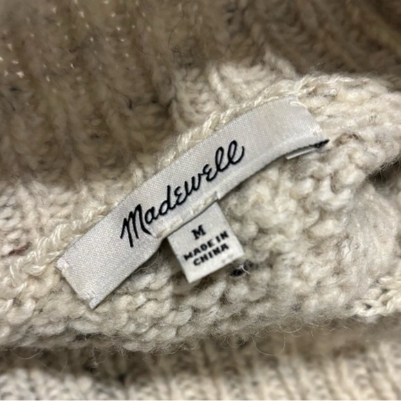 (8)MADEWELL•CableKnit•TurtleNeck•Sweater •80%wool 20%Nylon• Size Medium - Picture 4 of 9